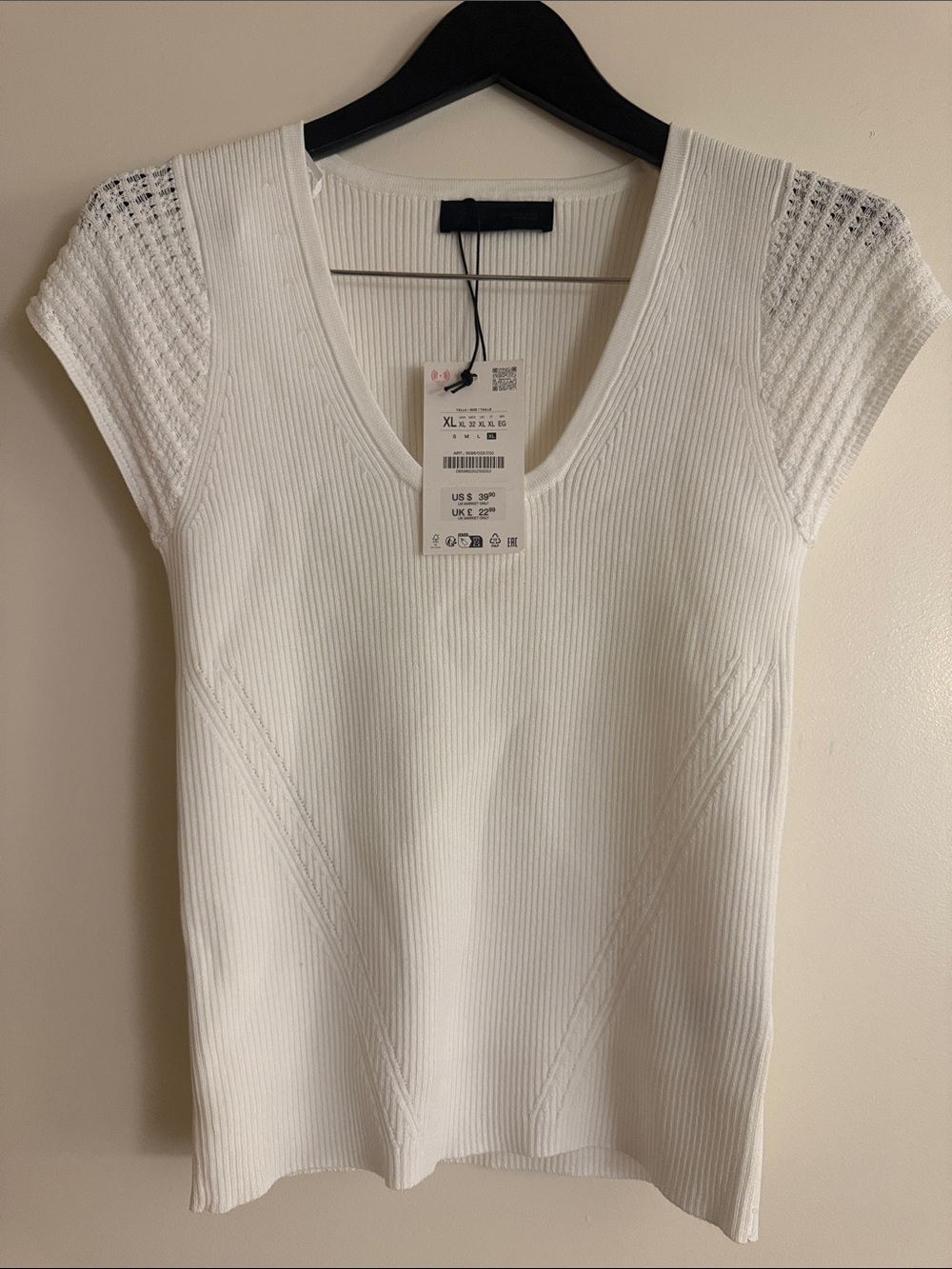 Zara Women’s White Knit Scoop Neck Short Sleeve Top